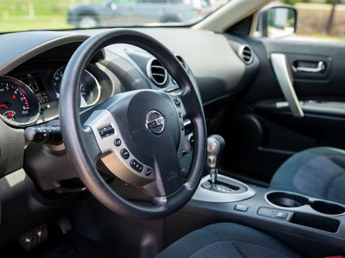 Used 2013 Nissan Rogue S w/ Special Edition Pkg FWD image 31