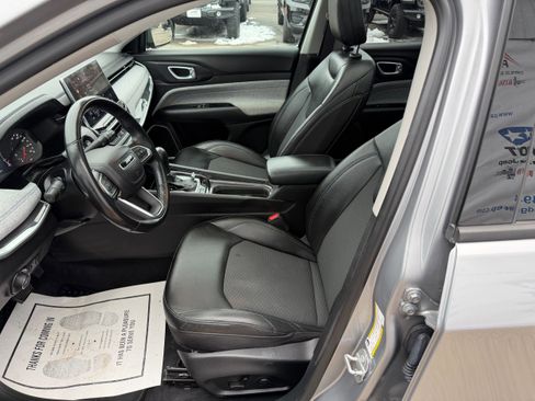 Used 2022 Jeep Compass Latitude w/ Sun and Sound Group image 12