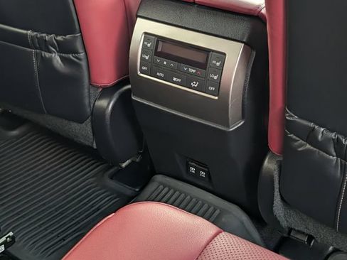Used 2023 Lexus GX 460 Premium AWD/4WD image 30