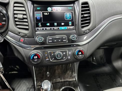Used 2015 Chevrolet Impala LT w/ Convenience Package FWD image 17