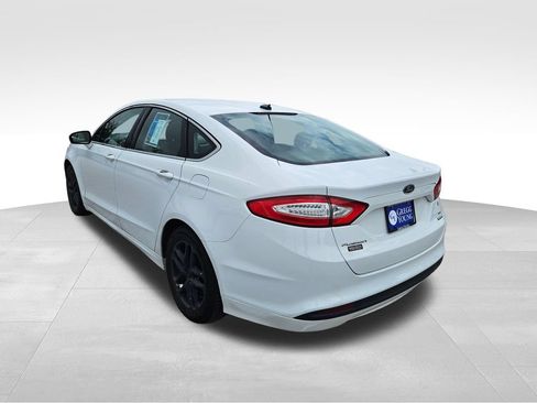 Used 2014 Ford Fusion SE w/ Equipment Group 202A FWD image 8