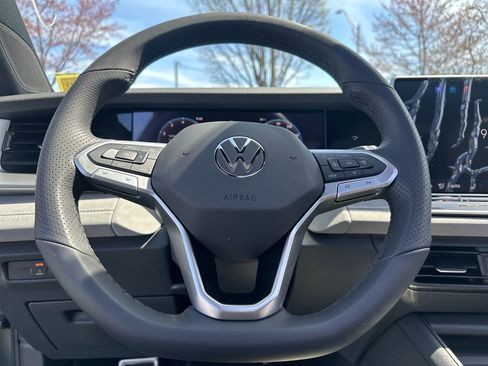 New 2026 Volkswagen Tiguan SE R-Line AWD/4WD image 7