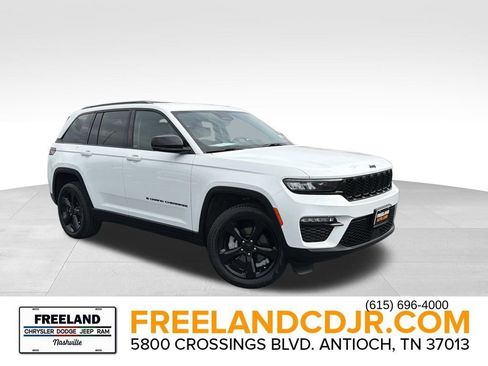 Used 2023 Jeep Grand Cherokee Limited w/ Black Appearance Package RWD image 1