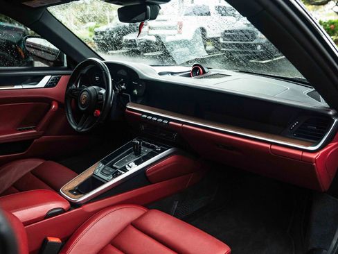 Used 2021 Porsche 911 Carrera S RWD image 17