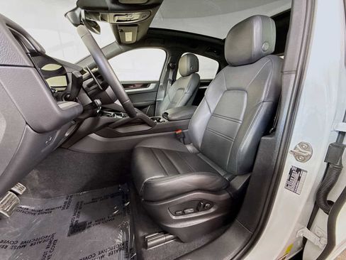 Used 2024 Porsche Cayenne S image 5