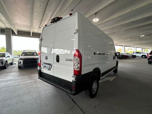 Used 2024 RAM ProMaster 2500 w/ Convenience Group image 5