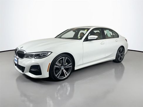 Used 2022 BMW 330i xDrive Sedan w/ M Sport Package AWD/4WD image 2