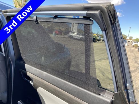 Used 2024 Toyota Highlander Limited image 44