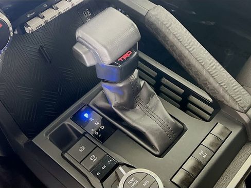 Certified 2024 Toyota Tacoma TRD Off-Road image 16