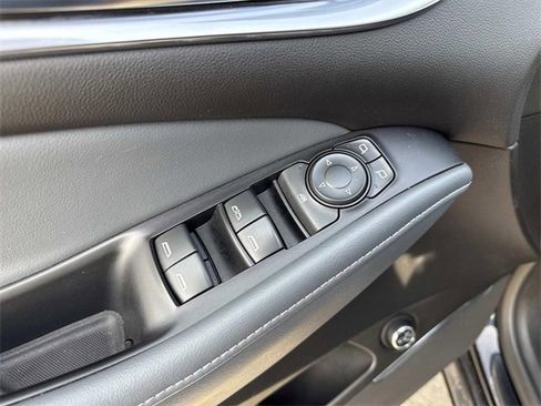 Used 2021 Buick Enclave Essence w/ Sport Touring Edition image 12