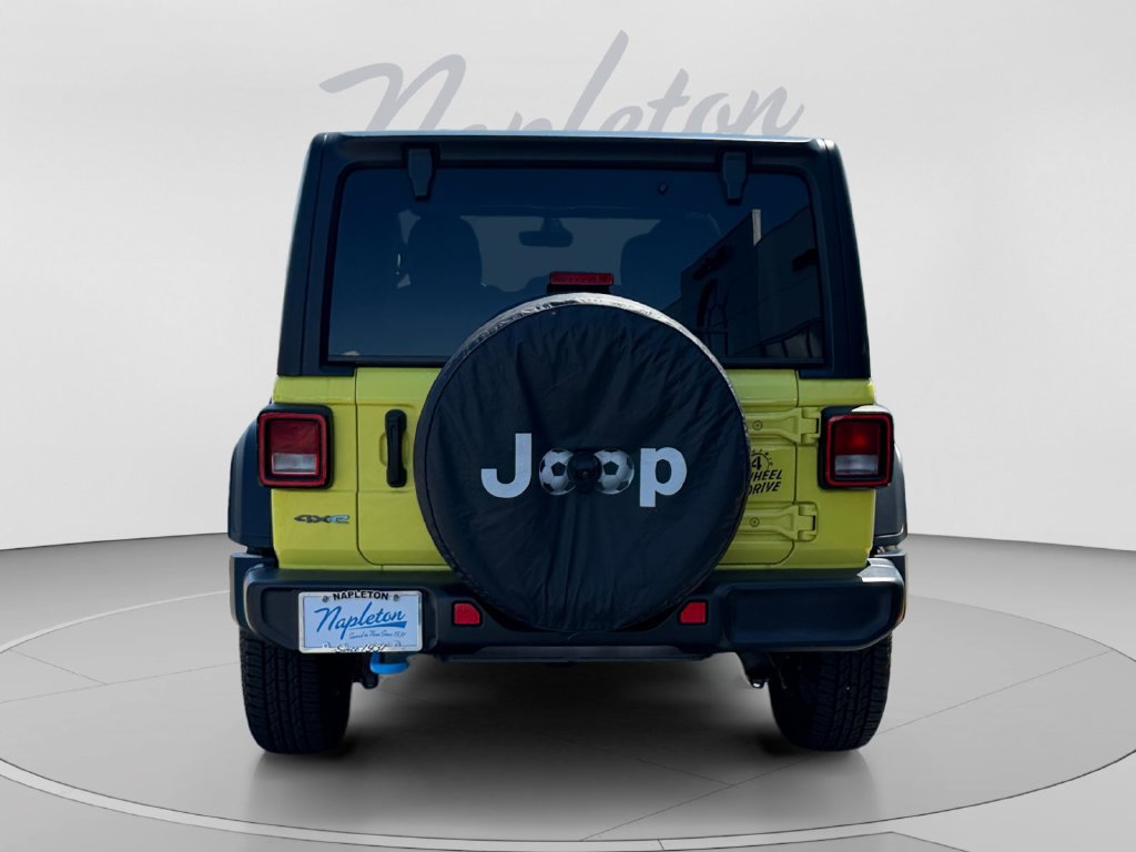 Used 2023 Jeep Wrangler Unlimited w/ Cold Weather Group AWD/4WD image 4
