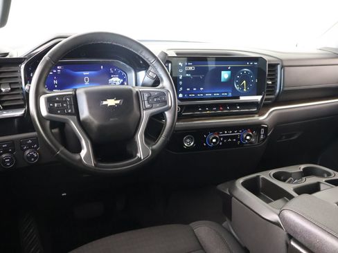 Used 2024 Chevrolet Silverado 1500 LT AWD/4WD image 2