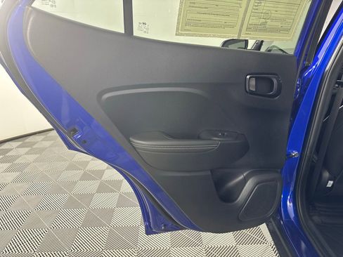 Used 2025 Hyundai Venue Limited image 36