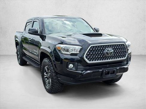 Used 2019 Toyota Tacoma TRD Sport AWD/4WD image 3