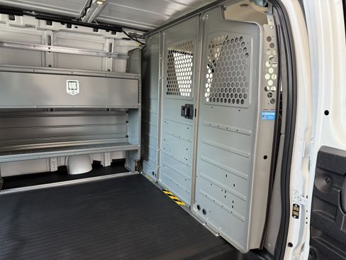 New 2025 Chevrolet Express 3500 w/ Driver Convenience Package image 33