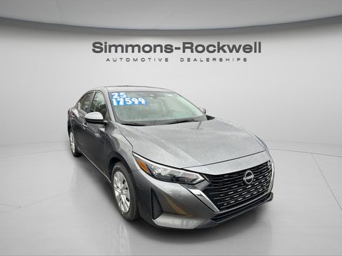 Used 2025 Nissan Sentra S image 2