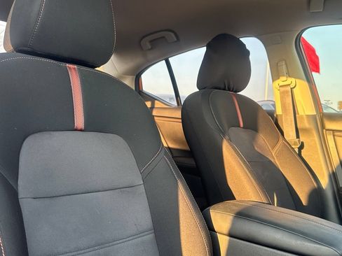 Certified 2025 Nissan Sentra SR FWD image 26