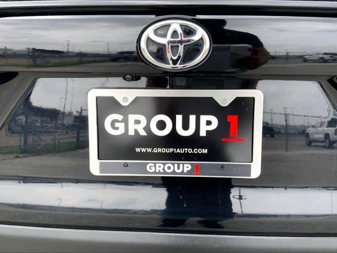 Used 2023 Toyota RAV4 XLE Premium FWD image 10