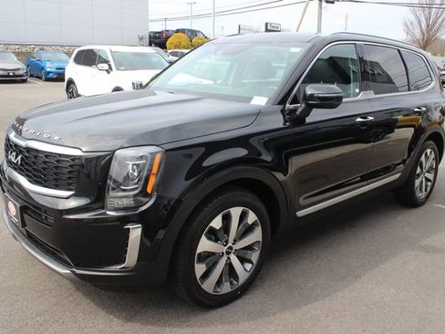 Certified 2022 Kia Telluride S image 2