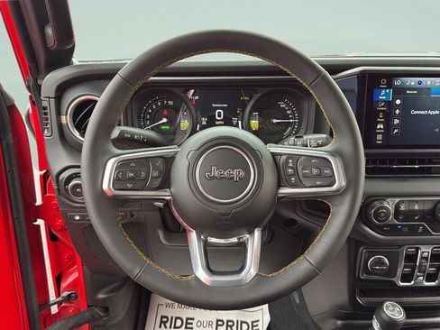 Used 2024 Jeep Wrangler Unlimited Sahara AWD/4WD image 12
