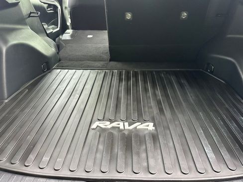 Used 2023 Toyota RAV4 LE AWD/4WD image 15