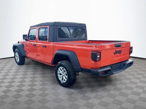 Used 2023 Jeep Gladiator Sport image 8