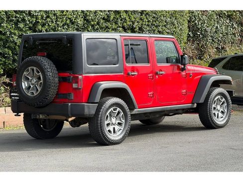 Used 2014 Jeep Wrangler Unlimited Rubicon w/ Connectivity Group AWD/4WD image 5