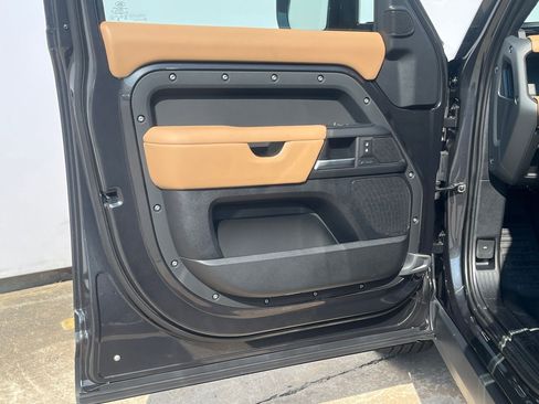 New 2026 Land Rover Defender 110 S image 21