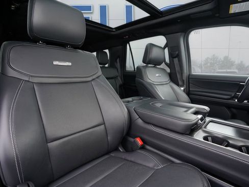 New 2025 Ford Expedition Max Platinum w/ Stealth Performance Package image 27