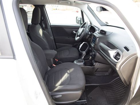 Used 2021 Jeep Renegade Latitude image 24