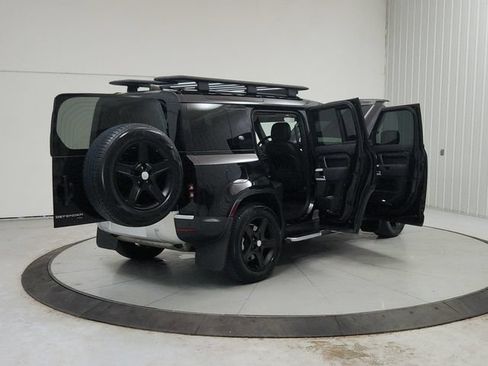 Used 2022 Land Rover Defender 110 SE AWD/4WD image 16