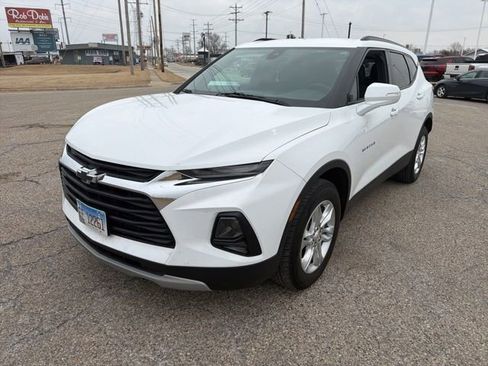 Used 2022 Chevrolet Blazer LT image 3