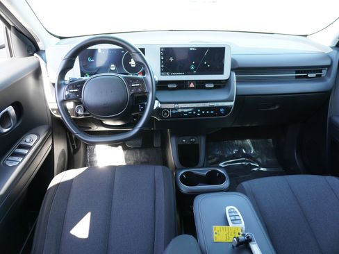 Used 2024 Hyundai Ioniq 5 SE image 2