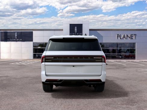 New 2027 Lincoln Navigator Black Label RWD image 7