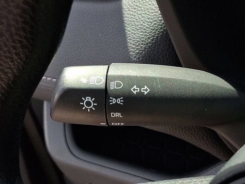 Used 2025 Toyota RAV4 LE AWD/4WD image 26