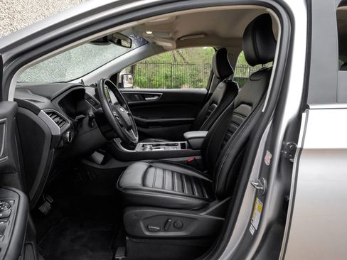 Used 2023 Ford Edge SEL image 4