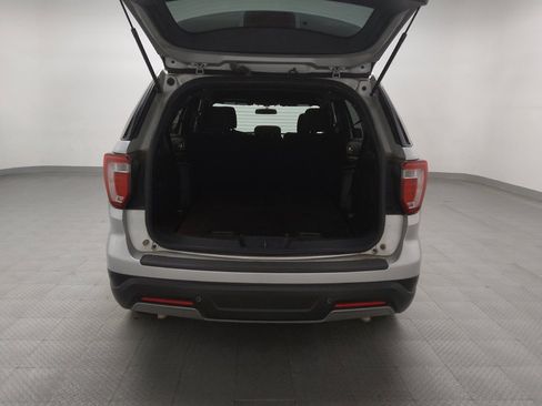 Used 2019 Ford Explorer XLT image 29