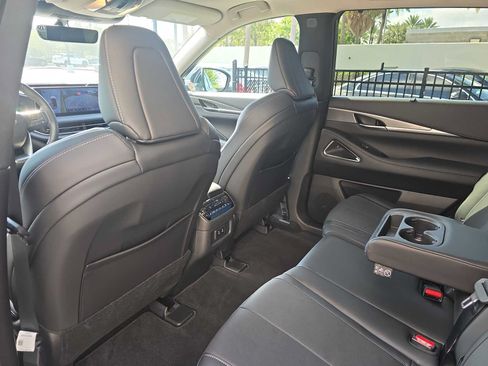 Certified 2026 INFINITI QX60 Luxe w/ Cargo Package FWD image 12