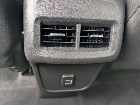 Used 2022 Chevrolet Equinox LT image 18