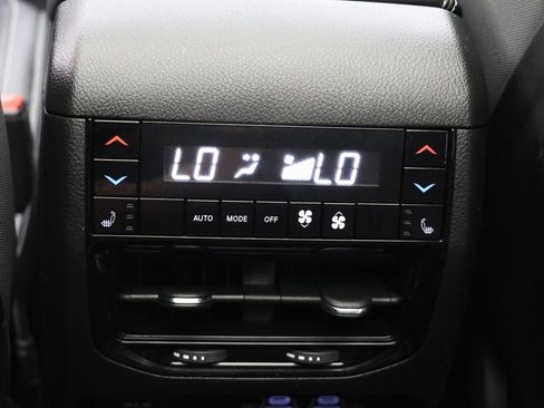 Used 2023 Jeep Grand Cherokee Overland w/ Luxury Tech Group IV AWD/4WD image 12
