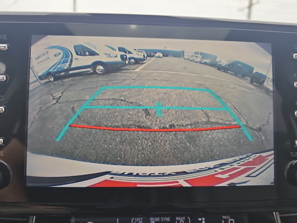 Used 2021 Toyota Sienna XLE w/ XLE Plus Package FWD image 22