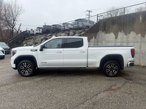Used 2022 GMC Sierra 1500 AT4 image 2