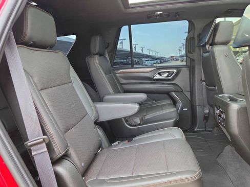 Used 2021 Chevrolet Tahoe High Country w/ Premium Package RWD image 17