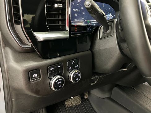 Used 2024 GMC Sierra 1500 SLE image 27