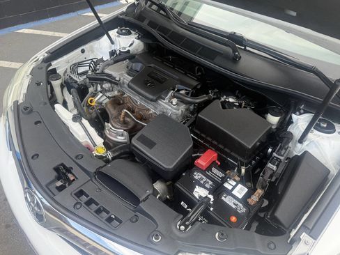 Used 2012 Toyota Camry LE image 17