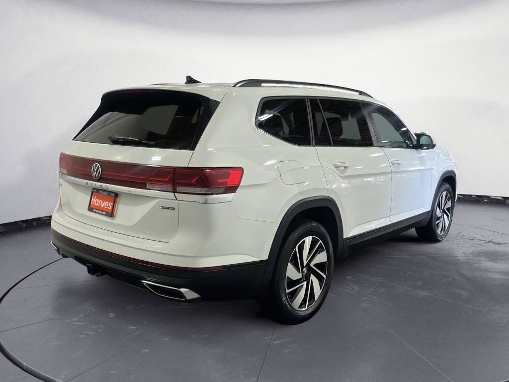 Used 2025 Volkswagen Atlas SE AWD/4WD image 12