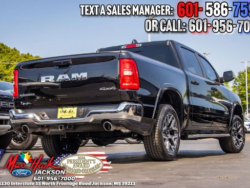 Used 2025 RAM 1500 Laramie AWD/4WD image 7