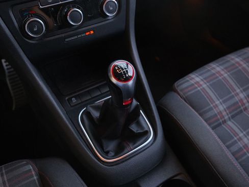Used 2013 Volkswagen GTI 4-Door FWD image 21