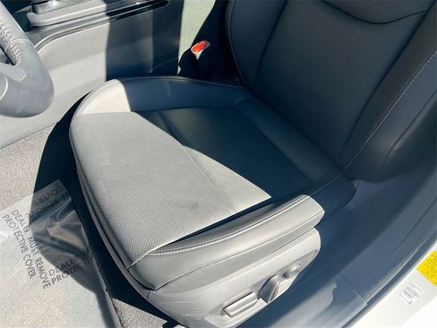 Used 2024 Toyota Prius XLE image 19