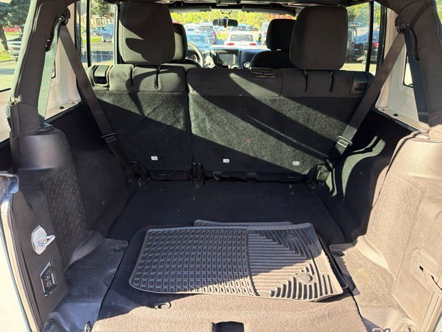 Used 2015 Jeep Wrangler Unlimited Sport AWD/4WD image 12
